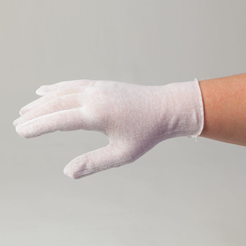 thin cotton gloves